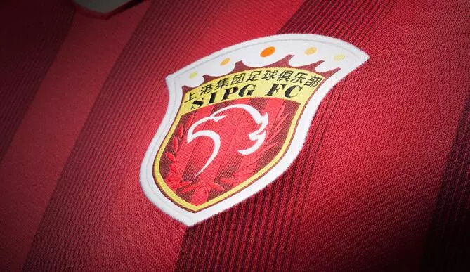 龙赛罗：阿隆索曾说皇马要踢摇滚足球，现在既不摇滚也无节奏（龙赛罗：阿隆索曾称皇马要踢摇滚风，如今既不摇滚也没节奏）