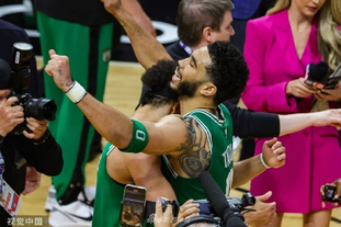 掘金主帅：无论谁防德罗赞我都有所顾虑，他像艺术家一样得分（掘金主帅直言：德罗赞得分如艺术般精妙，派谁去防都让人头疼）