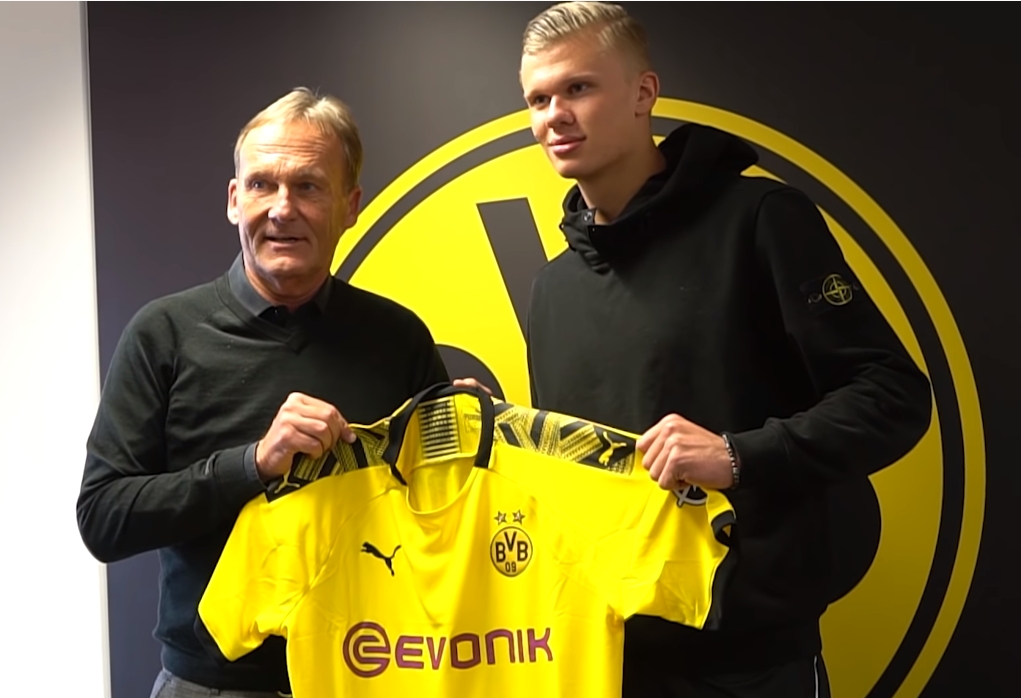 都体：弗拉霍维奇可能缺席尤文20场比赛，包括多场关键战役（都体：弗拉霍维奇恐缺席尤文20场，多场重磅对决难出战）