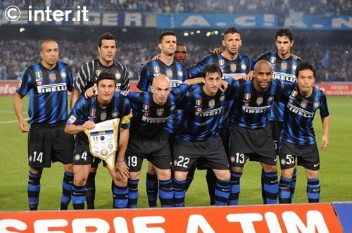 西甲16轮比赛精彩纷呈，多队争夺保级名额，各队表现起伏，悬念迭起。（西甲第16轮群雄逐鹿：保级混战白热化，球队状态起伏不定，悬念丛生）