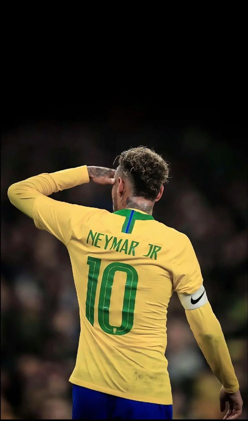 马塞洛儿子恩佐代表皇马在青年欧冠首秀，马塞洛在场边见证（恩佐完成皇马青年欧冠首秀，父亲马塞洛场边观战）