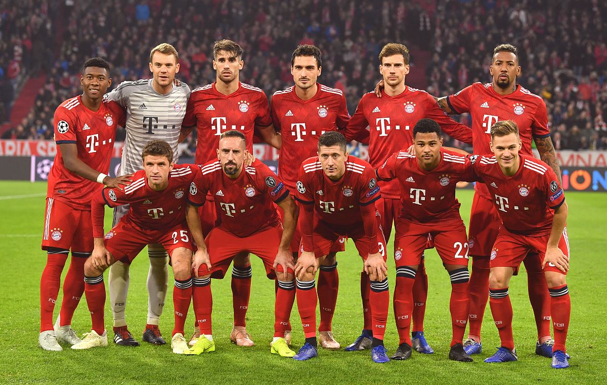 曼联4-1狼队全场数据：射正次数10-2，控球率超6成（曼联4-1狼队：数据全面占优，射正10比2、控球率超60%）