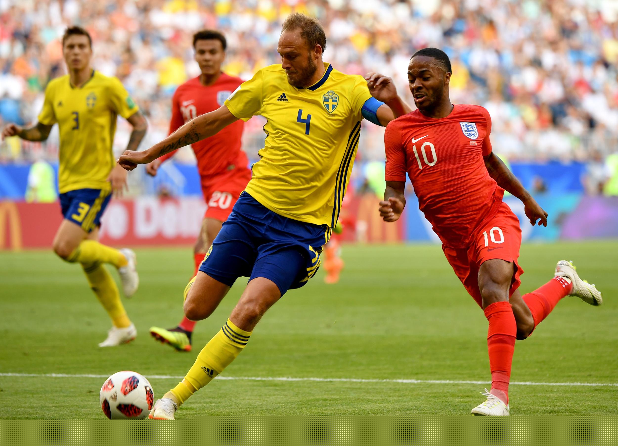 斯洛特：对阵皇马这种球队要持续压迫，绝不能在防线后留空间（斯洛特：对皇马要全程施压，防线身后不能给空间）