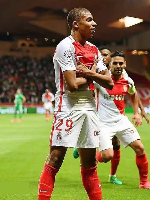 当一个江苏足球记者重新走进南京奥体（江苏足球记者再度走进南京奥体）