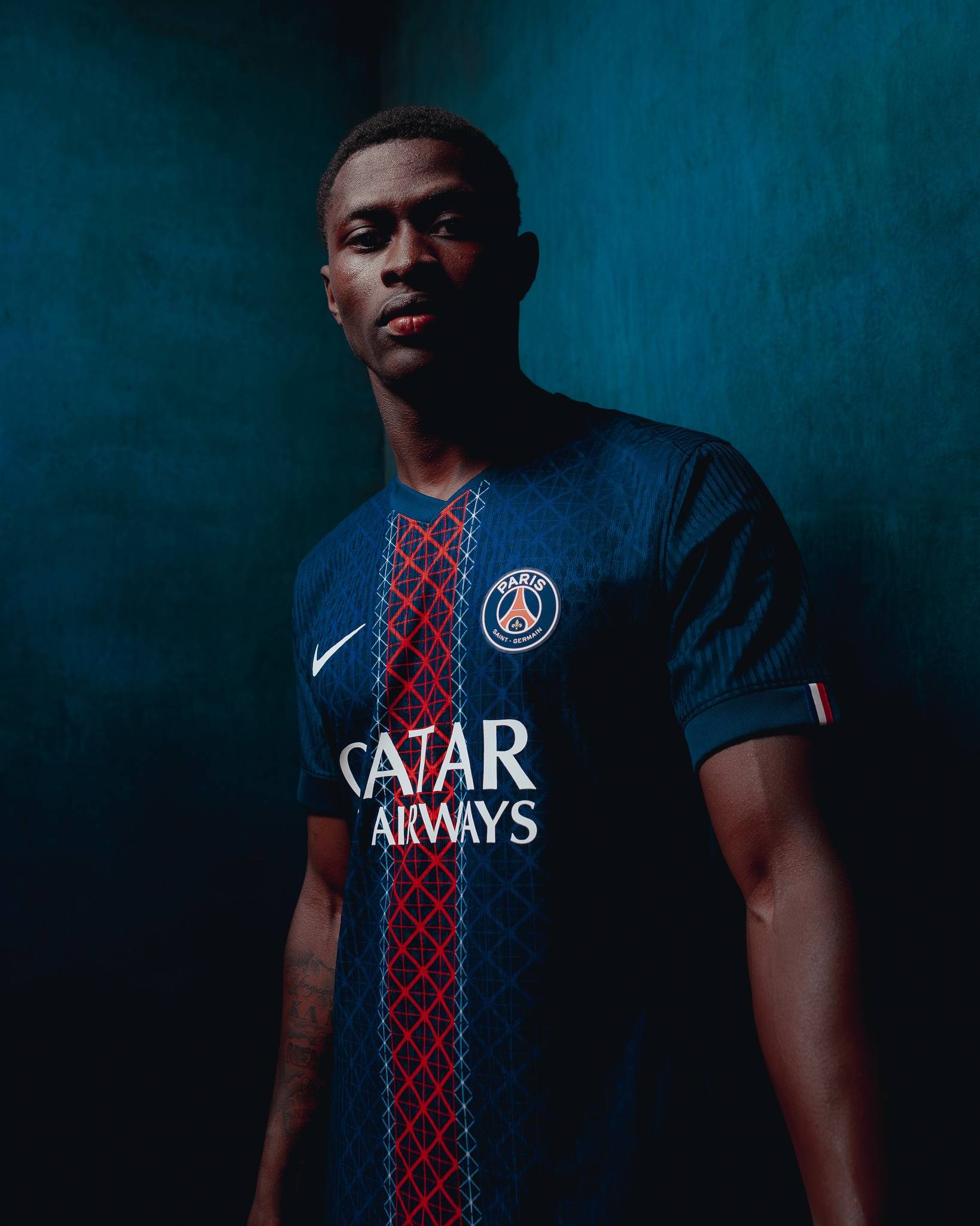 鲁媒：相比外教，韩鹏最大优势是对泰山的信仰以及积累的威望（鲁媒：韩鹏相较外教的核心优势是对泰山的信念与多年沉淀的威望）