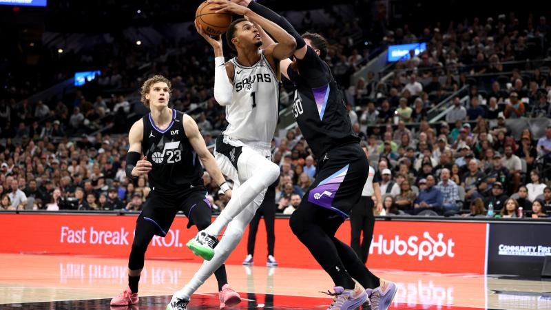 塔雷：拥有魔笛这样的导师是亚沙里的优势，我们对他充满信心（塔雷：有魔笛指点是亚沙里的一大优势，我们对他信心十足）