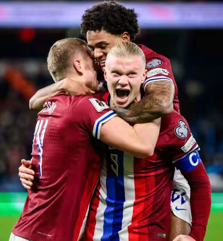 德转列2025年免签球员身价榜：戴维4500万第1，萨内3200万第2（德转2025年免签球员身价榜出炉：戴维斯4500万领跑，萨内3200万位列第二）