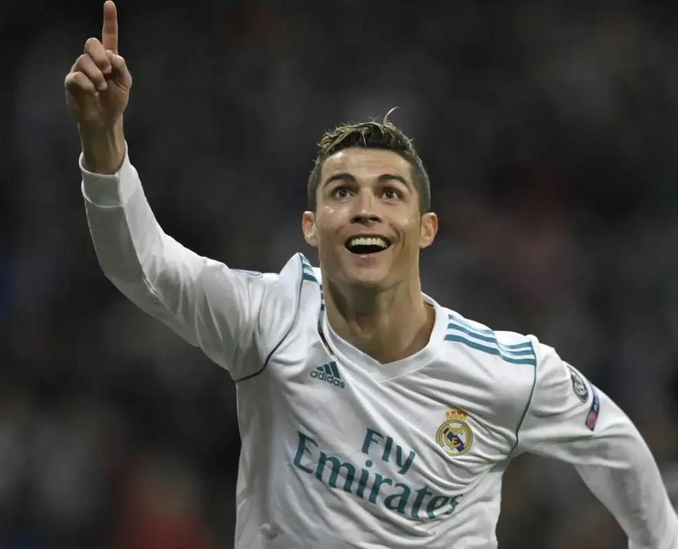 WTT总决赛：林诗栋4-0完胜梁靖崑，挺进男单八强