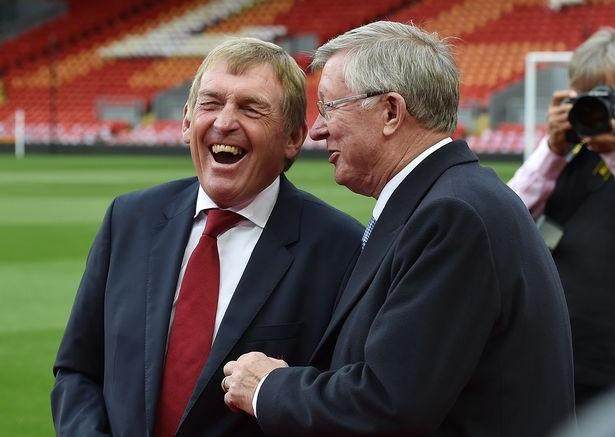 霍伊伦德梅开二度 那不勒斯击败尤文后登上意甲榜首（霍伊伦德双响 那不勒斯击退尤文登顶意甲榜首）