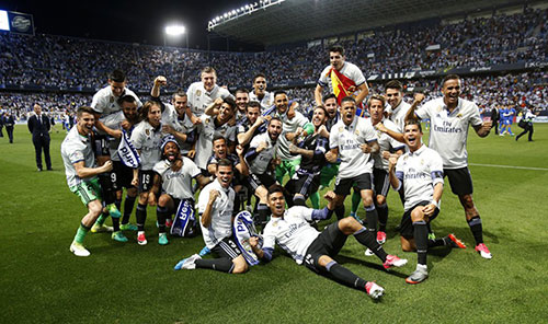 半场战报：美因茨0-0圣保利（半场速递：美因茨与圣保利互交白卷）