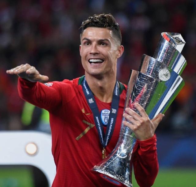 TA分析3-5-2阵型：从翼卫驱动到双锋美学，弱队逆袭制胜之道（3-5-2全解析：翼卫驱动、双锋共舞，弱队逆袭的取胜法则）