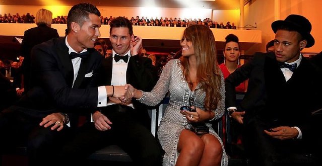 巴萨公布欧冠首发11人阵容迎战法兰克福（巴萨官宣欧冠战法兰克福首发11人名单）