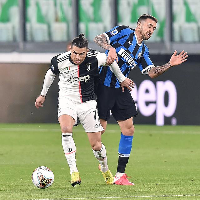 名宿：萨拉赫这种做法在给利物浦制造麻烦，他让自己成为焦点（名宿：萨拉赫此举给利物浦添乱，把自己推上风口浪尖）