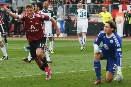 日媒：札幌后卫家泉怜依新婚能量满格，甜蜜盛赞爱妻厨艺（日媒：札幌后卫家泉怜依新婚状态拉满，甜蜜夸妻厨艺一绝）