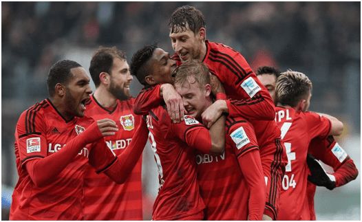 曼城无情碾压对手再夺焦点（曼城强势击败对手再成焦点）